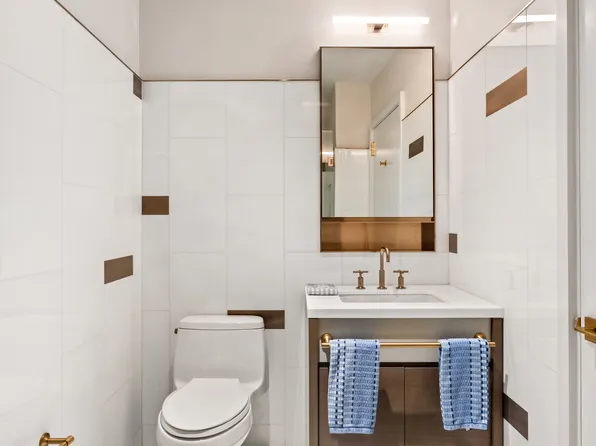 305 East 51st Street image 10 of 15