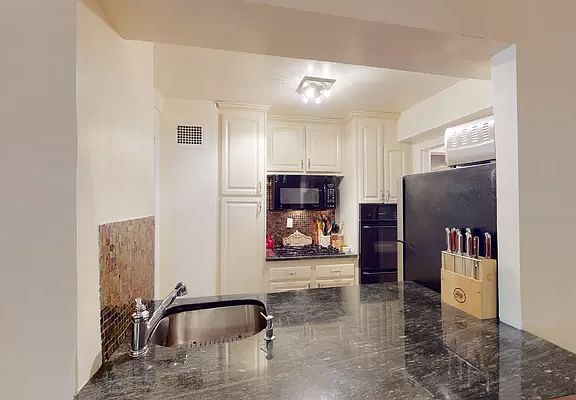 3rd image of 445 E 86th St APT 3B