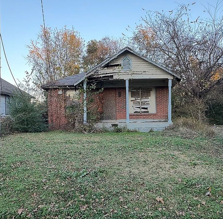 2nd image of 1090 Lewis St