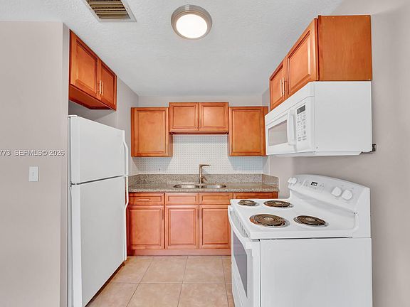 4th image of 2610 Riverland Dr