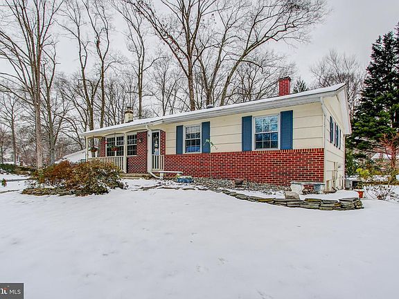 2nd image of 3757 Danube Dr