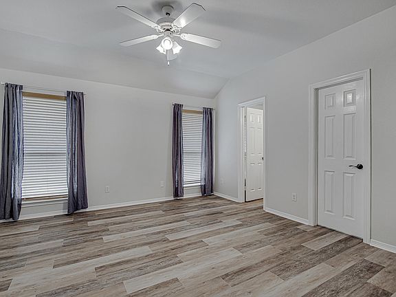 3rd image of 4500 Ashbury Ln