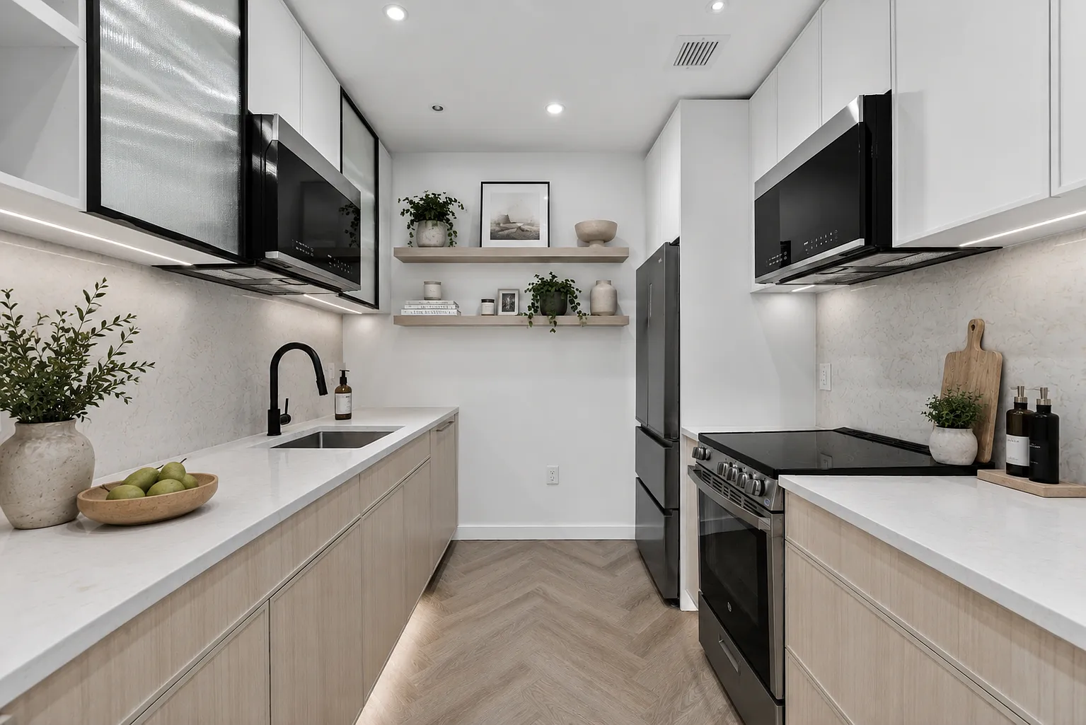 104 Fleet Place — Photo 4