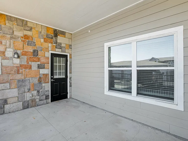 Horseshoe Apartments — Photo 17