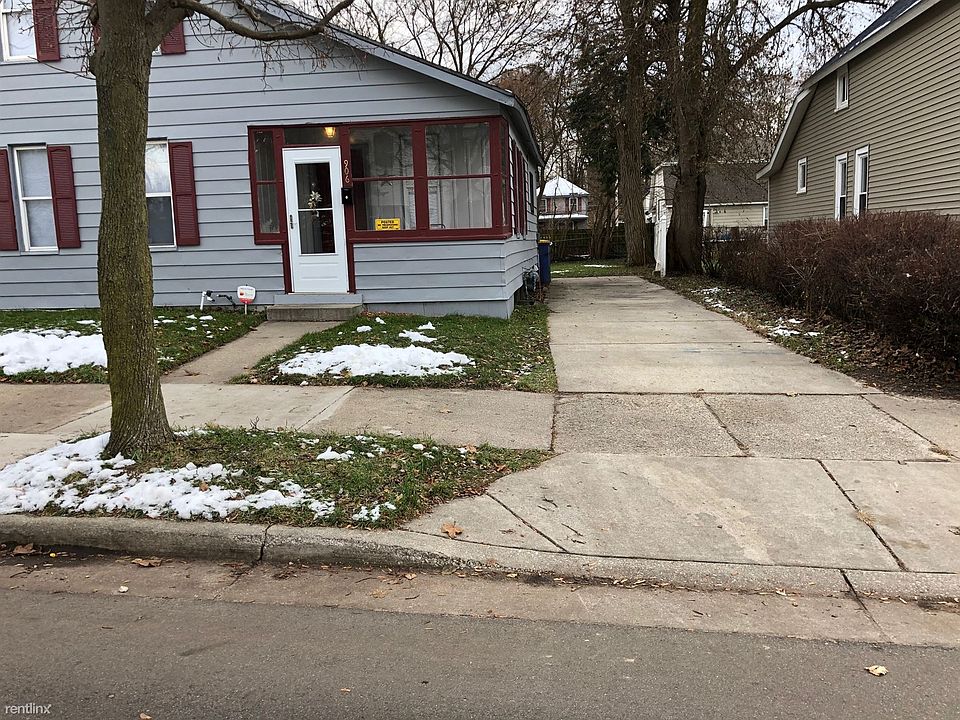 Front View (includes driveway)