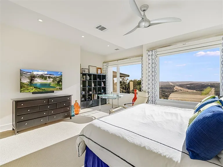 6813 Valburn Dr — Photo 12