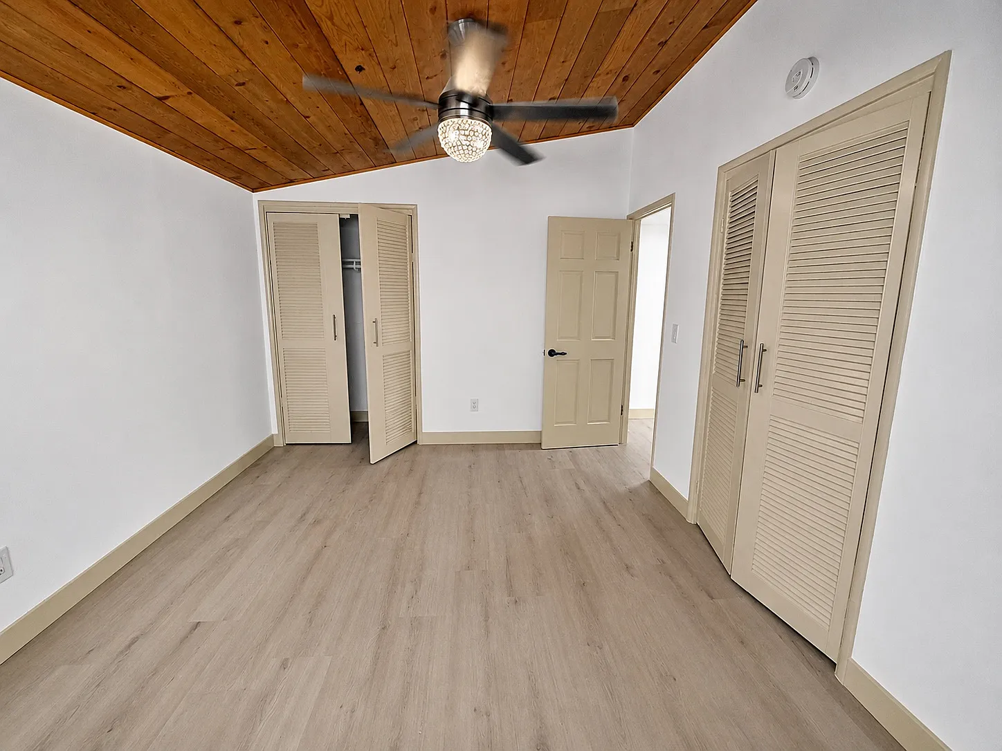7950 Capistrano Ave — Photo 3