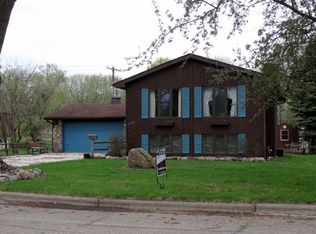 1208 Jackson Ave, Spirit Lake, IA 51360