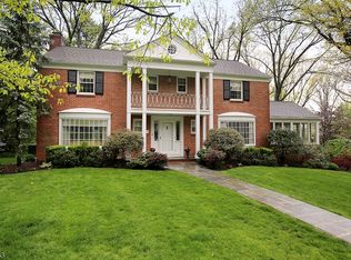 41 Silver Lake Dr, Summit, NJ 07901