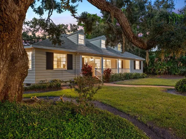 1585 South Dr, Sarasota, FL 34239