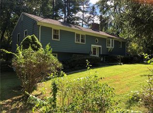 6 Bissell Ln, Norwalk, CT 06850