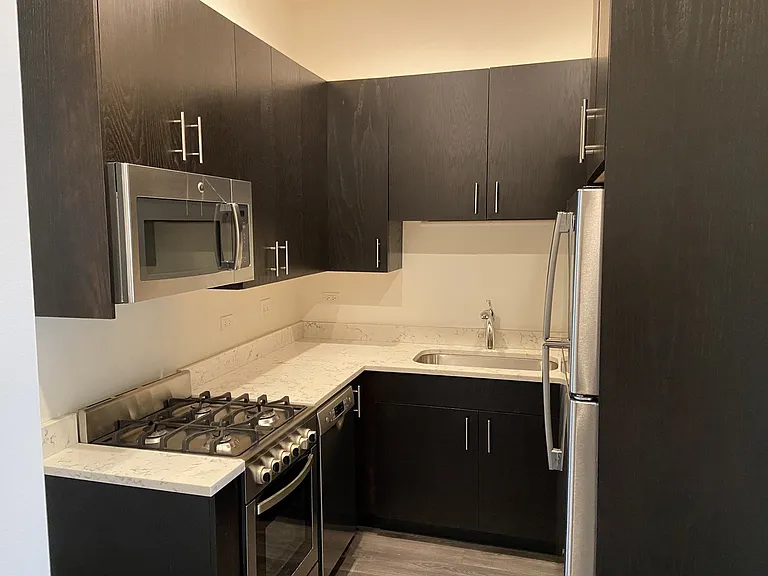 1760 N Clark St #2N — Photo 7