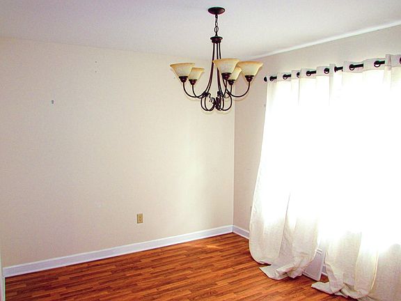 4th image of 8066 Bartow Saunders Cir