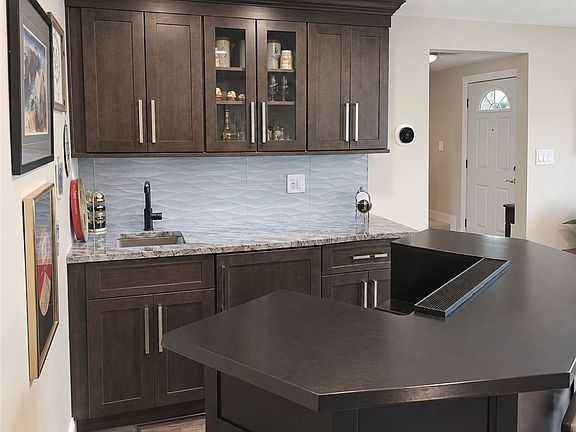 5th image of 234 Paradise Ln