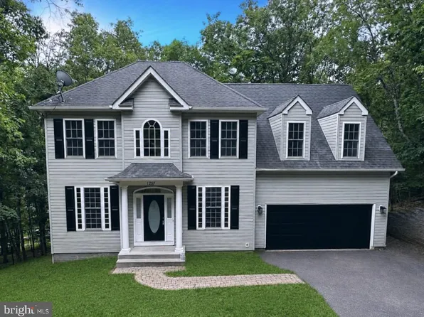 1257 Lakeview Dr, Cross Junction, VA 22625