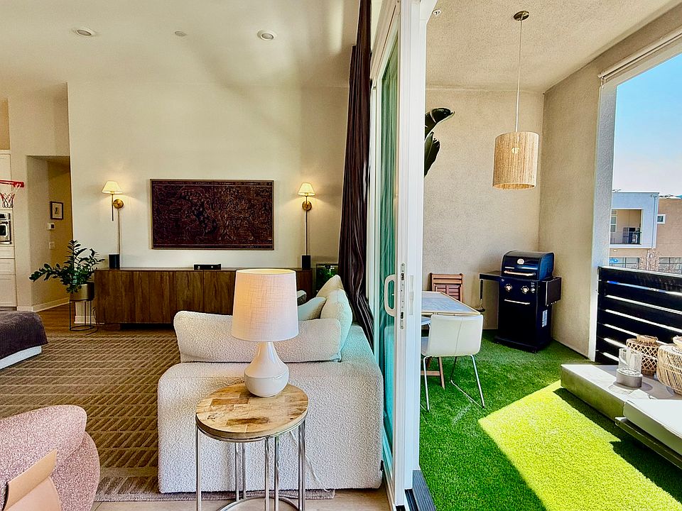 Indoor/Outdoor Living