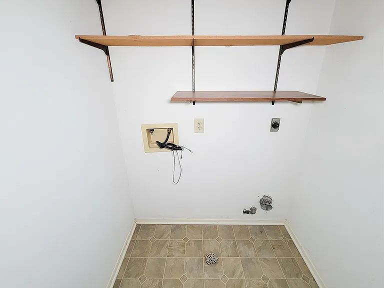 3020 Windchase Blvd — Photo 33