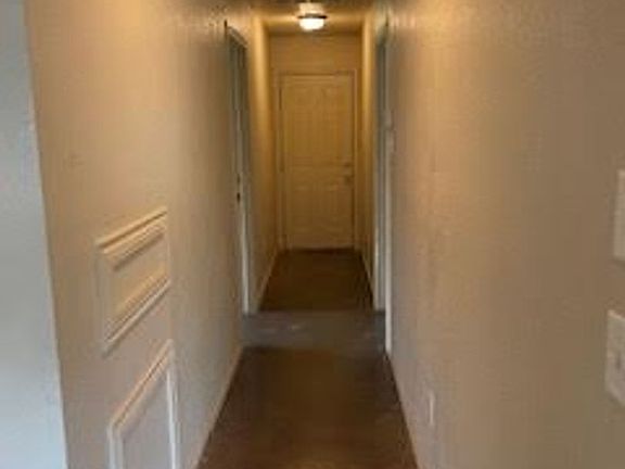 3rd image of 906 E Hook St