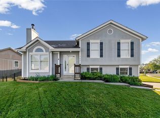 7205 N Hickory St, Kansas City, MO 64118