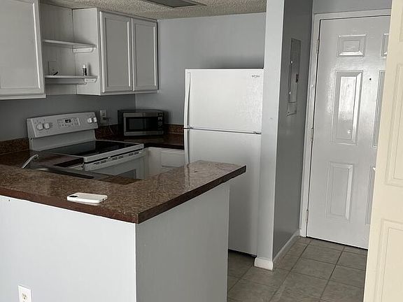 3rd image of 1600 Park Cir APT 1117
