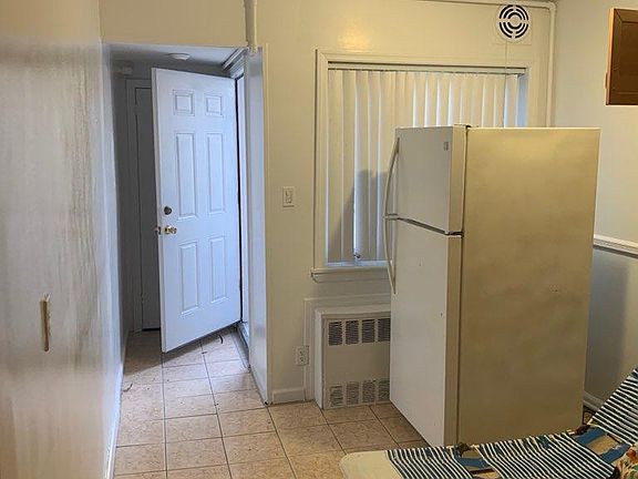 5th image of 1816 E 53rd St