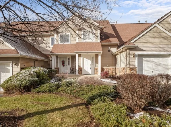 47 Bourne Cir #404, Hamburg, NJ 07419