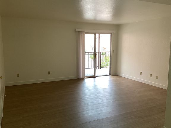 4th image of 4460 Sandy River Dr Unit 49