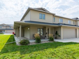 819 Mayflower Dr, Bismarck, ND 58504