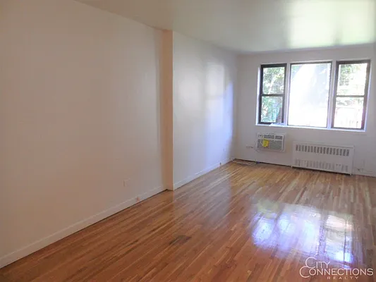 Rented by City Connections Realty | media 10