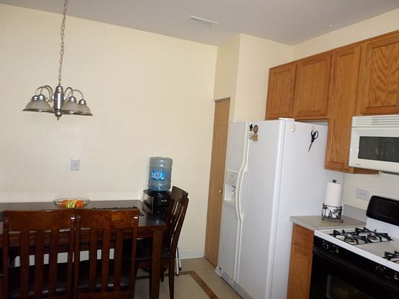 3rd image of 2091 Limestone Ln