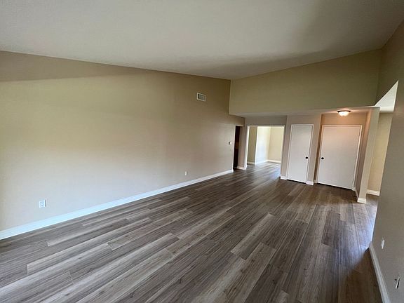 5th image of 39015 Village 39