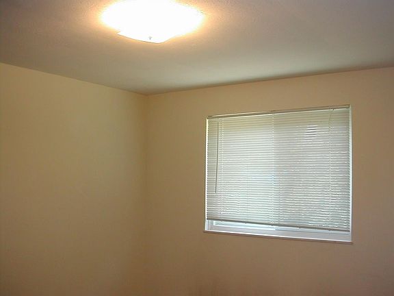 3rd image of 253 Brookridge Ct APT 1