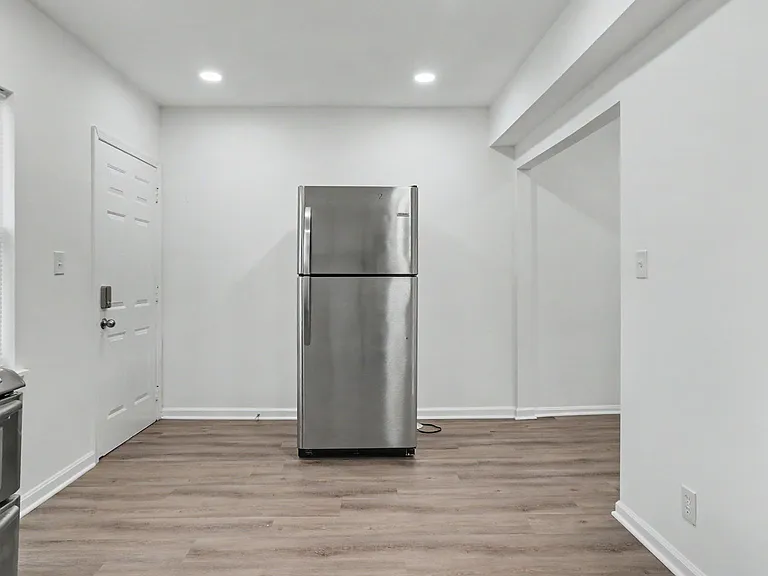 1028 Kenyon St NW — Photo 10