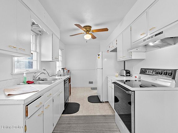 5th image of 7013 Sun Valley Dr