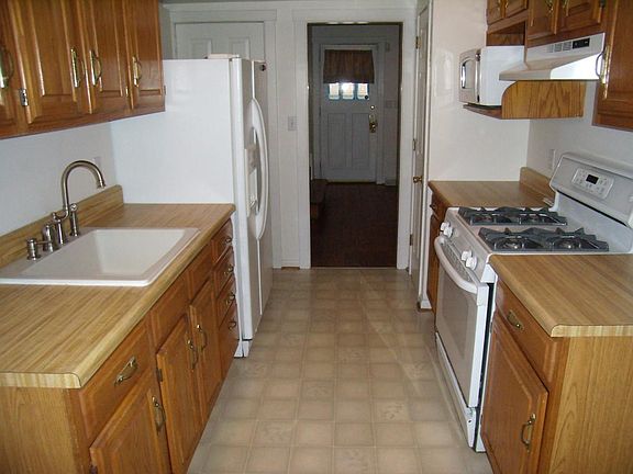 3rd image of 202 S Union St