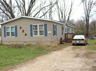705 Michigan St, Omro, WI 54963