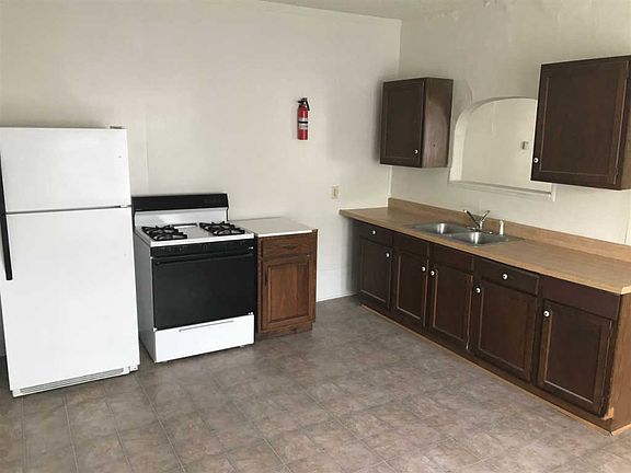 4th image of 1303 N Money Ave