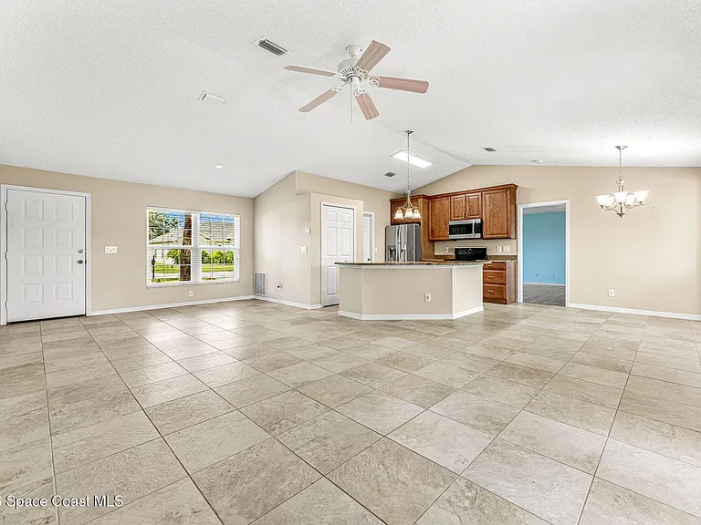 1622 Laramie Cir — Photo 14