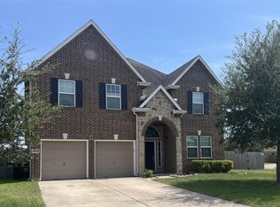 4002 Longwood Dr, Mont Belvieu, TX 77523