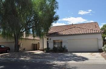 3rd image of 1331 E Linda Ln