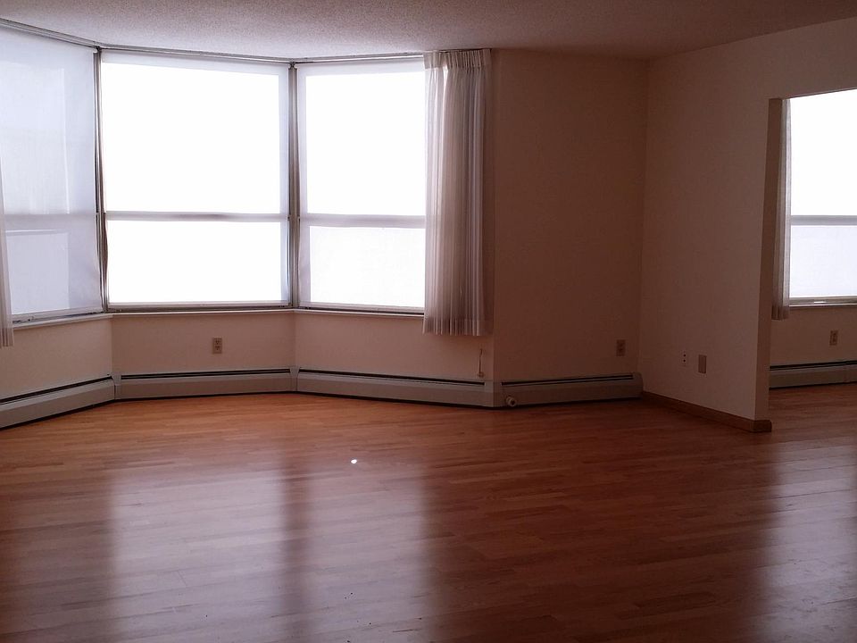 Living room & Den to the right 