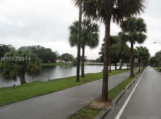 17190 S Glades Dr APT 10, North Miami Beach, FL 33162