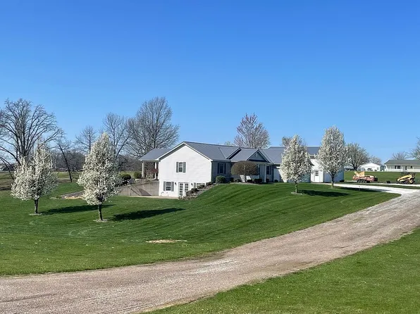 1908 Silverten Rdg, Liberty, IL 62347
