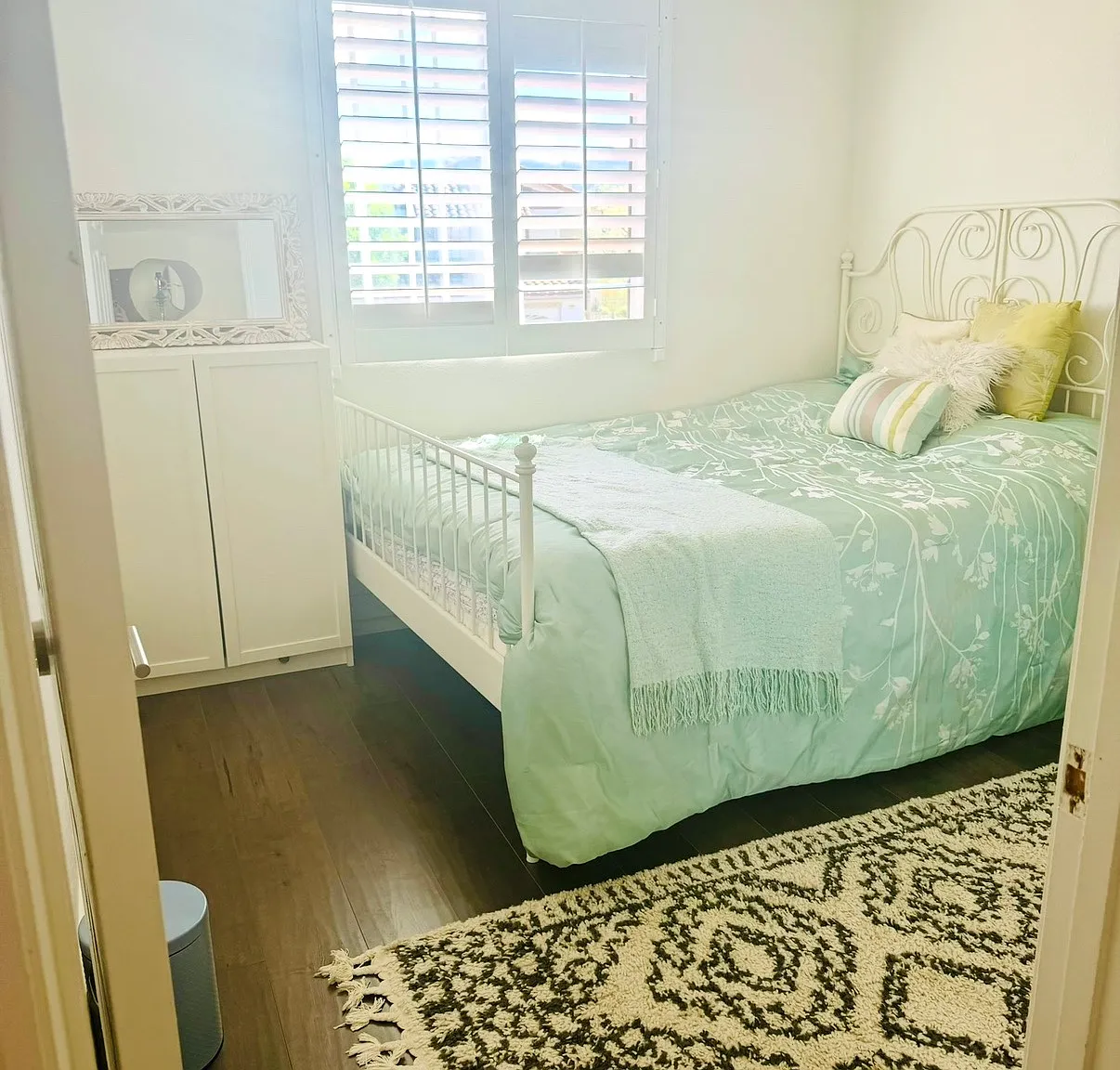 3 bed, 2500 sqft, $1,000 — Photo 4