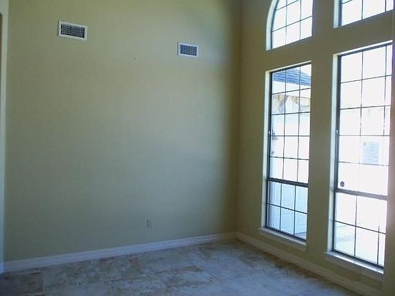 5th image of 108 Alvarez Ct