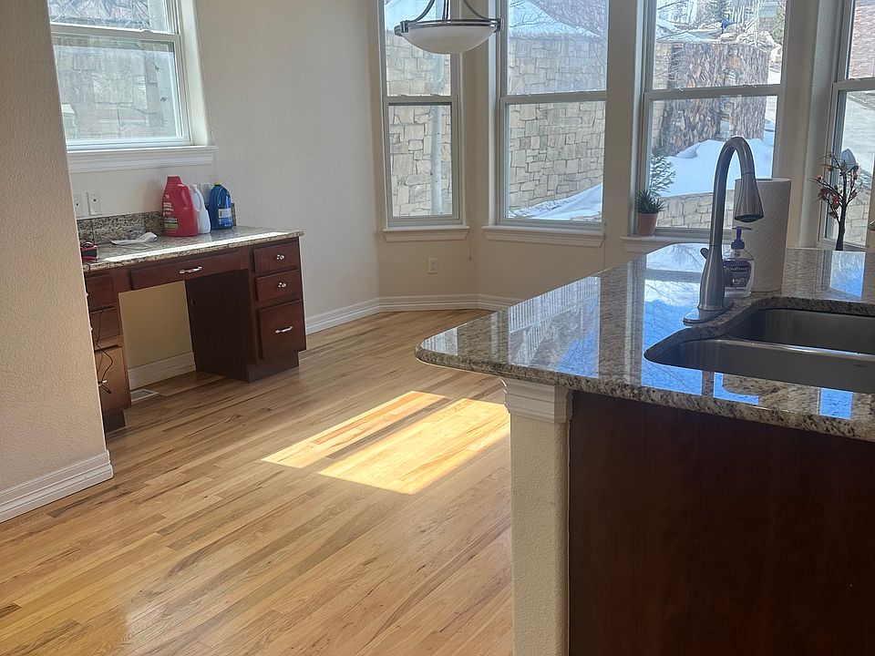 1st image of 692 Louis Dr