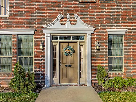 3rd image of 127 Forest Dr #127