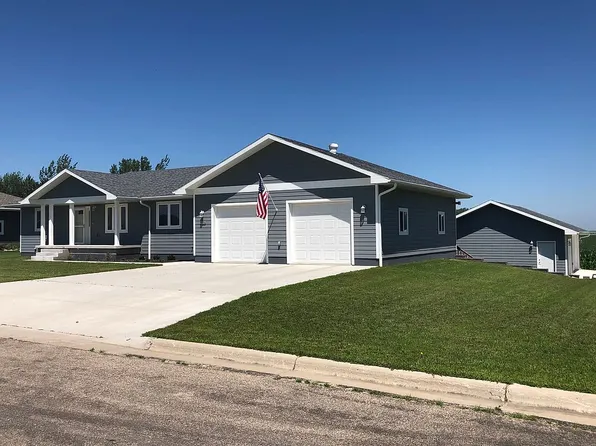 1003 Pheasant Run Cir, Clear Lake, SD 57226