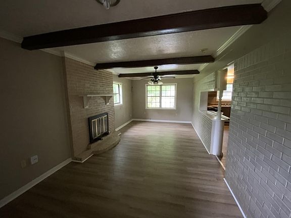 2nd image of 1100 Gail Cir