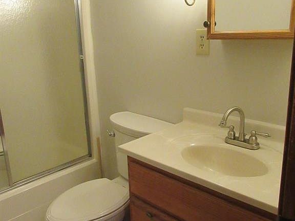 5th image of 745 Howard St